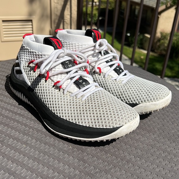 2017
Dame 4 'Rip City' - Picture 2 of 4